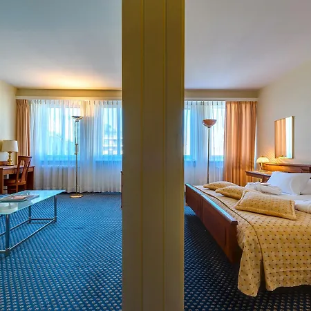 Hotel Century