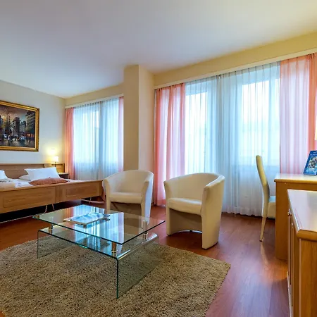 Hotel Century 4*