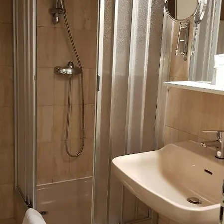 Century Hotel 4*