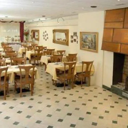 Hotel Century 4*