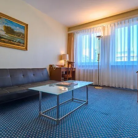 Century 4* Geneva