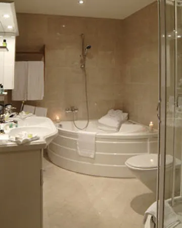 Century 4* Geneva