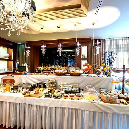 Century Hotel 4*