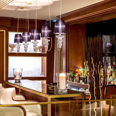 Hotel Century 4*