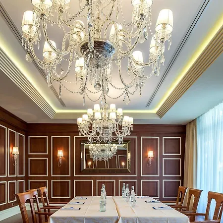 Hotel Century 4*